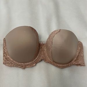 Strapless Victoria’s Secrets bra
